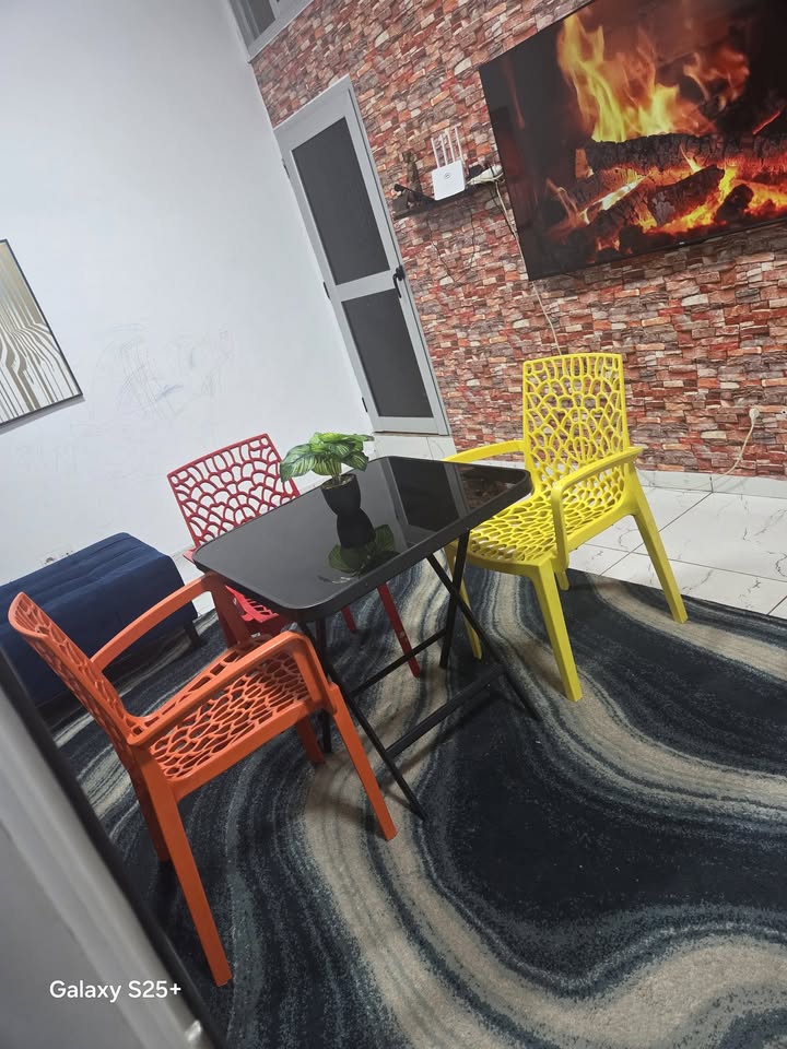 Ensemble chaise et table 