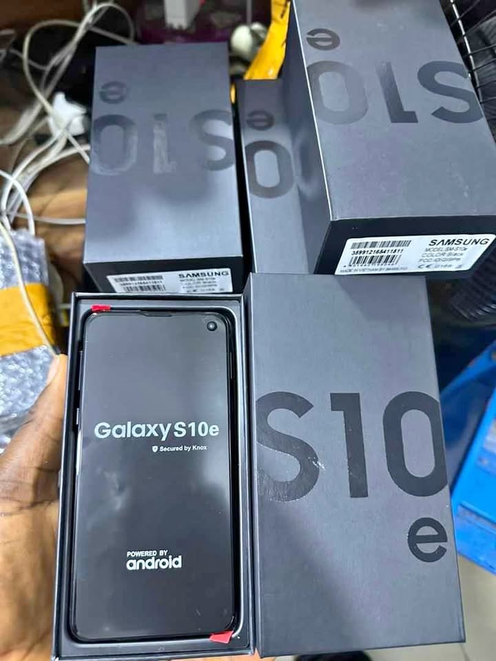 Samsung Galaxy s10e 128Go double sim neuf scellé