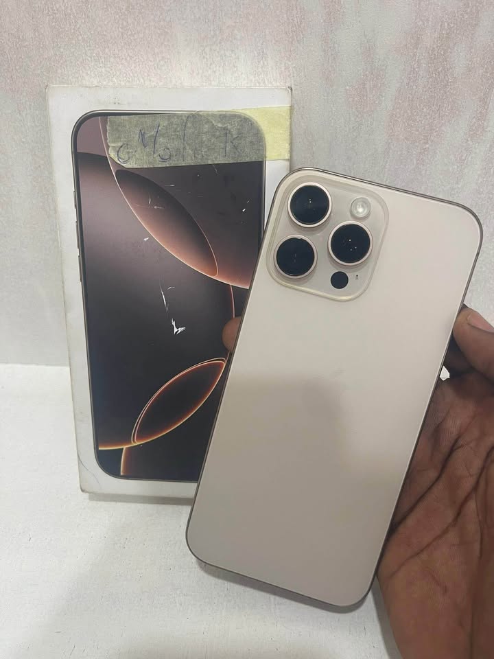 iPhone 16 Pro Max 450 000 CFA - Neuf
