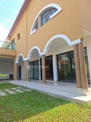Location villa  duplex 9 pièces + grand jardin à Cocody-ang