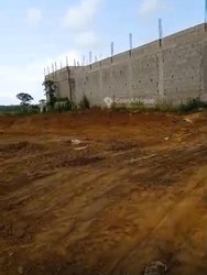 Terrains 300m² à Songon