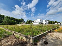 Terrain à Assinie KM18 – 1 400 m² avec f