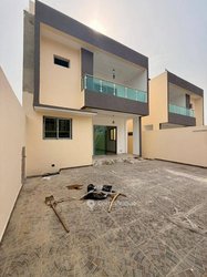 Vente villa triplex 5 chambres 2 salons