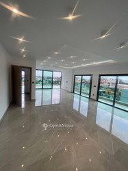 Location appartement 4 pièces haut standing à Cocody-angré