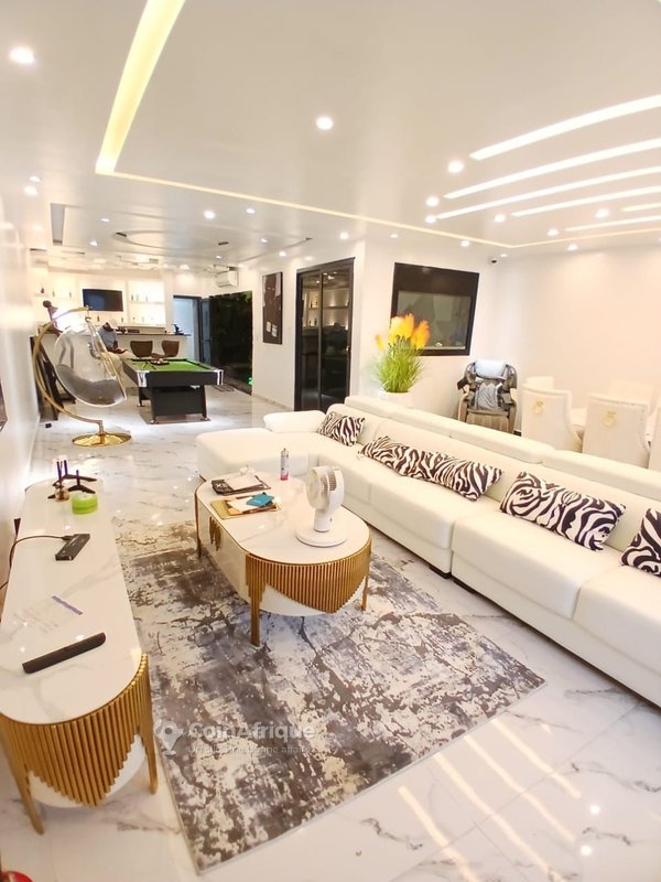 Vente villa triplex - Cocody angré