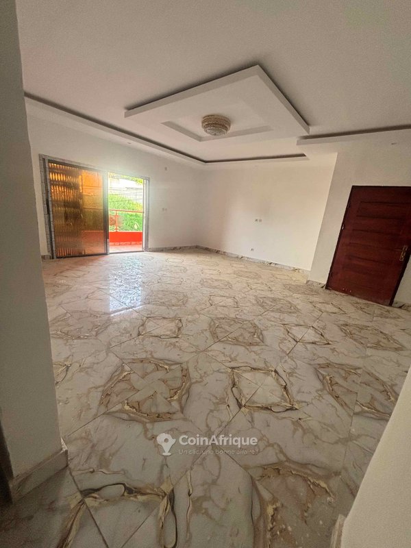 Location appartement 3 pièces - Abatta -Rivièra nord/est