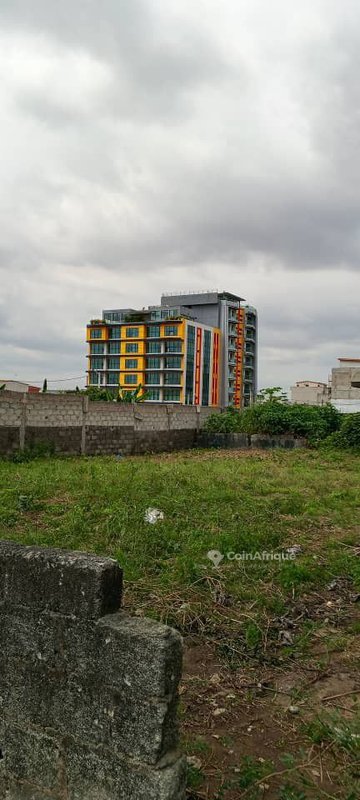 Terrain 600m² à Angre Djorobite