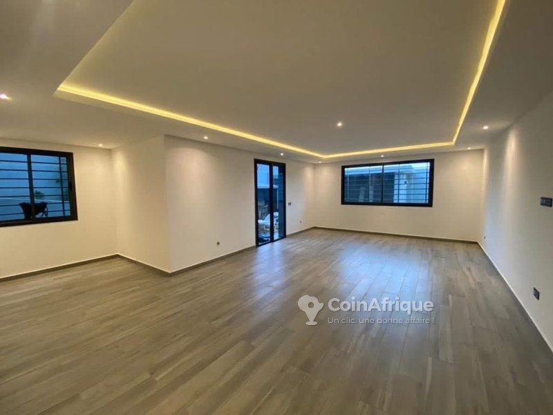 Location penthouse 4 pièces avec vue lagunaire & golf - Riv