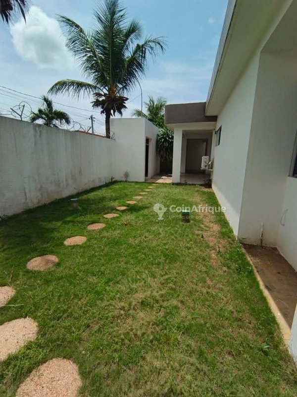 Vente villa basse 5 pièces à Cocody