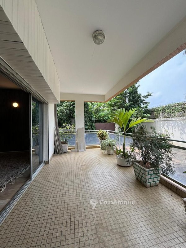 Location appartement 3 pièces - Cocody danga