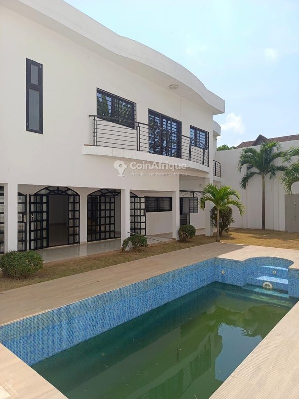 Vente villa duplex  7 pièces - Abidjan cocody golf
