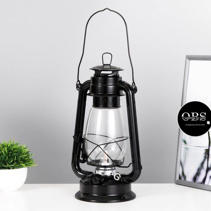 Lampe tempête à pétrole
