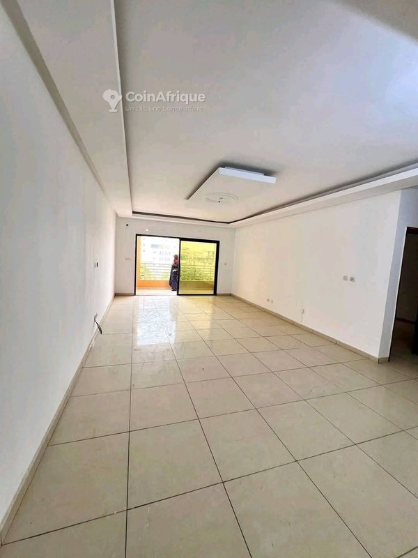 Location appartement 3pièces à Faya cent