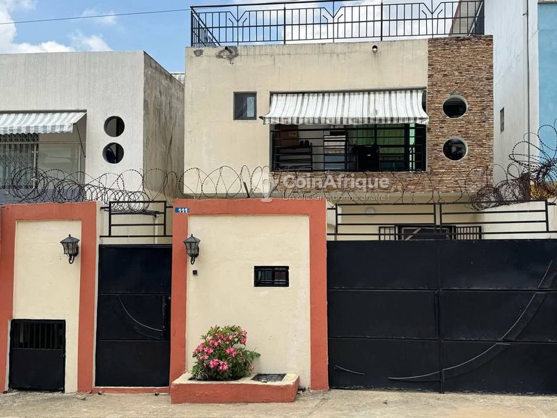 Vente villa 4 pièces à Angré Djorobite 1