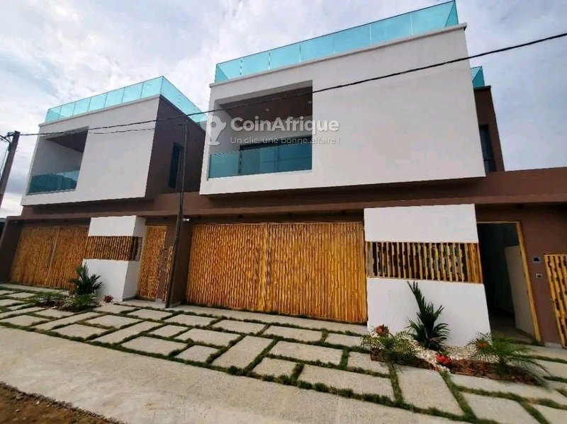 Location villa duplex 9 pièces  à Angre chu
