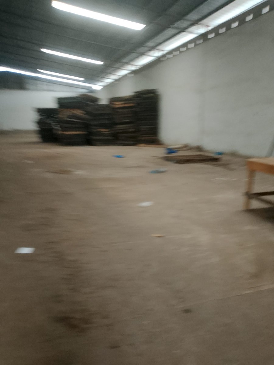 Location entrepot 1500 m2 à Yopougon- zone industrielle