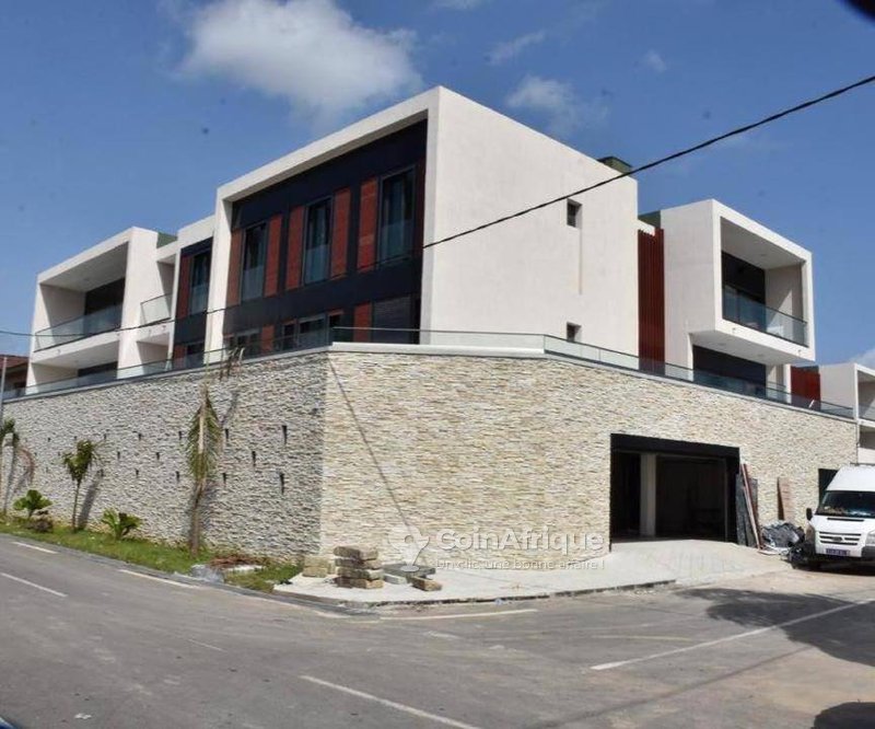 Location appartements 4 pièces à Cocody