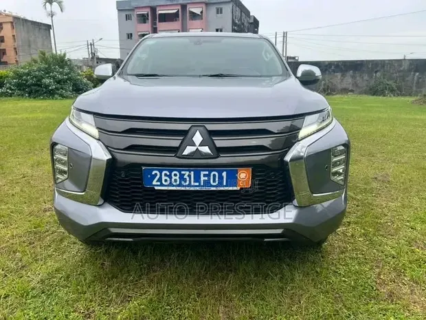 Mitsubishi Pajero 2022 Gris