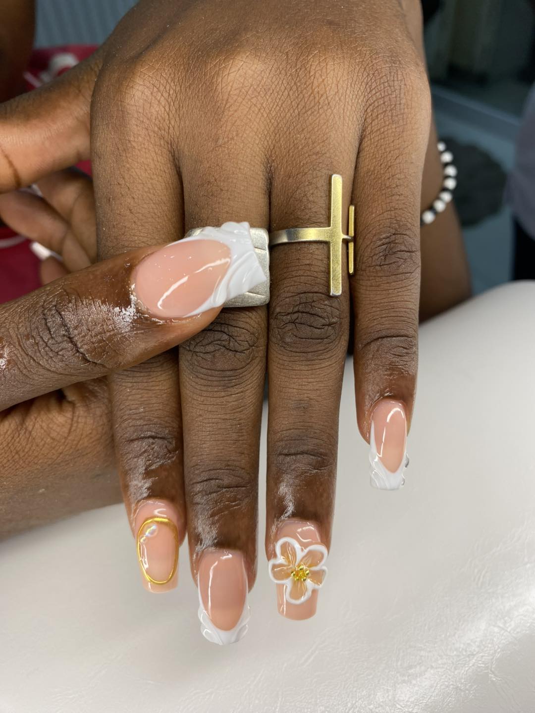 Des ongles soignés, élégants et qui font toute la différence 