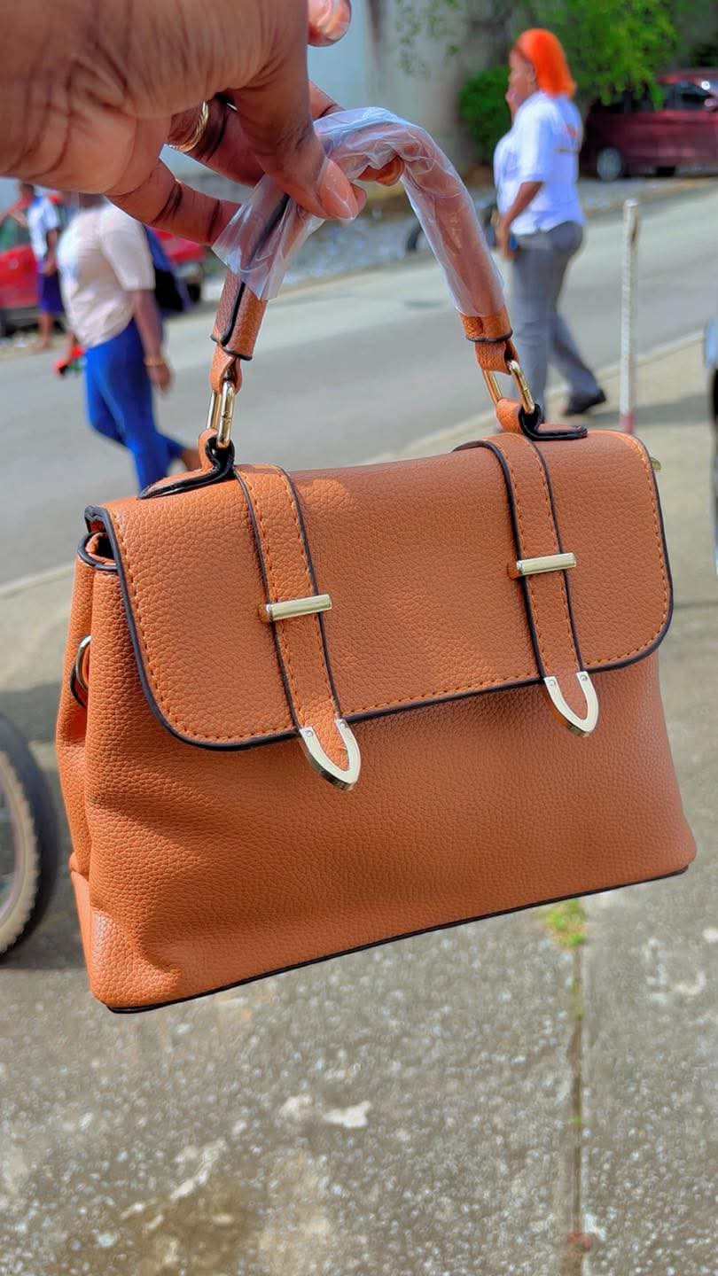 Bandoulière Tendance 💫 très très beau 😍 