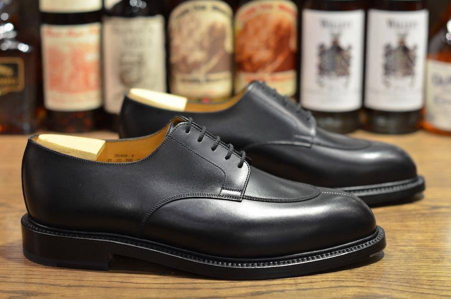 CHAUSSURES EN CUIR