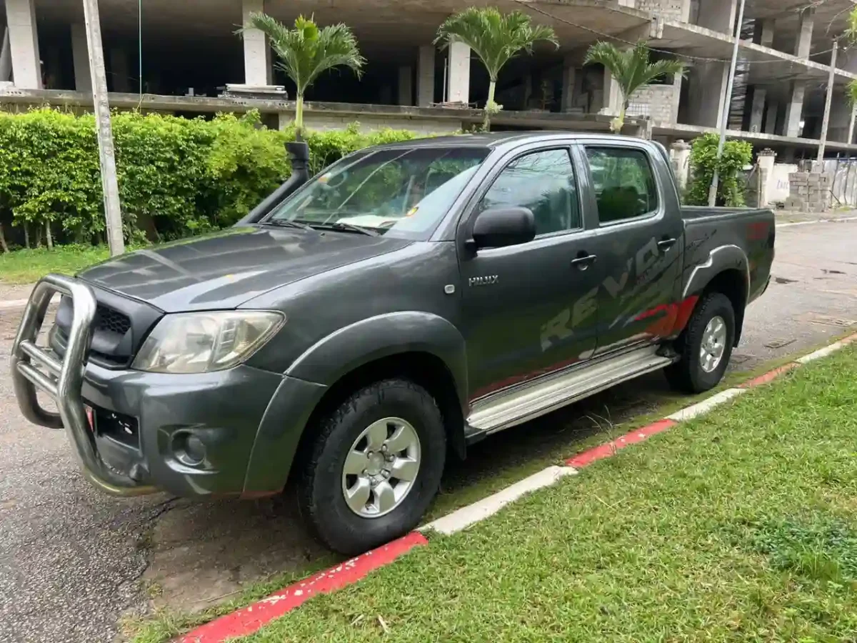 TOYOTA HILUX EN VENTE