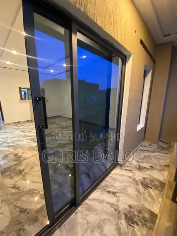 2chbre Appartement dans Dalo Davy, Cocody à Louer