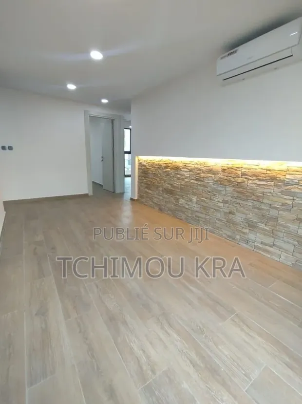 3chbre Appartement dans Adjamé à Louer