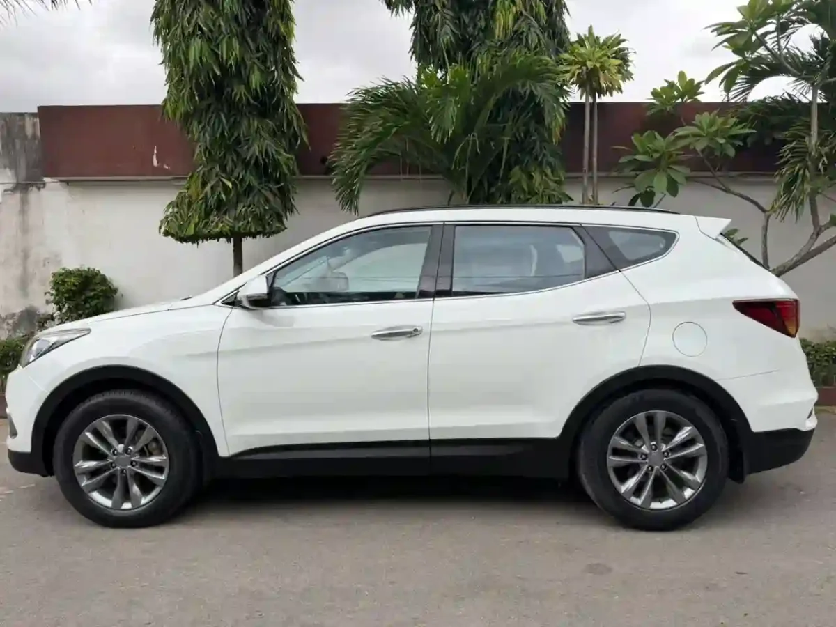 Hyundai Santafe en vente