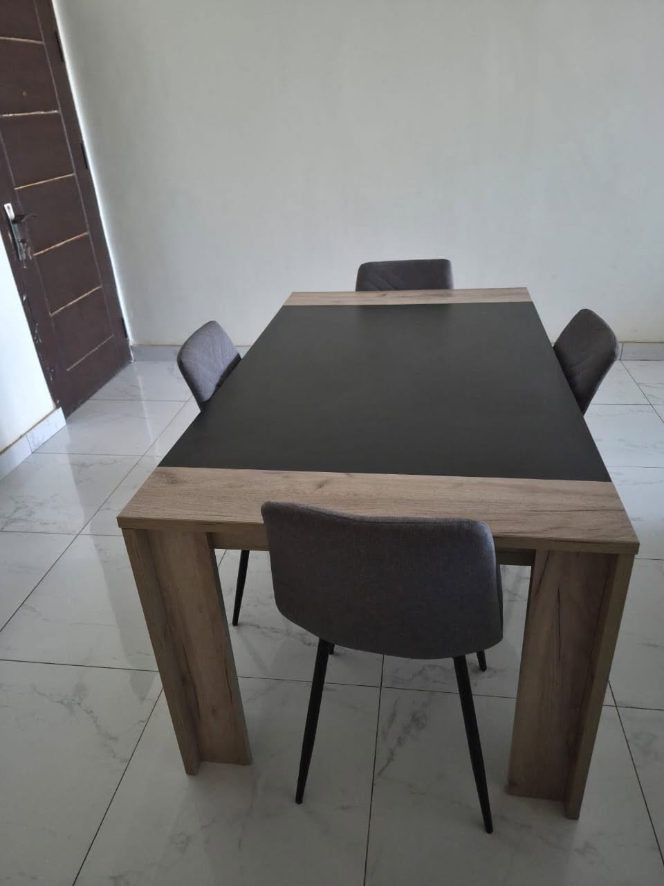 Mobilier & électro à saisir - Cocody