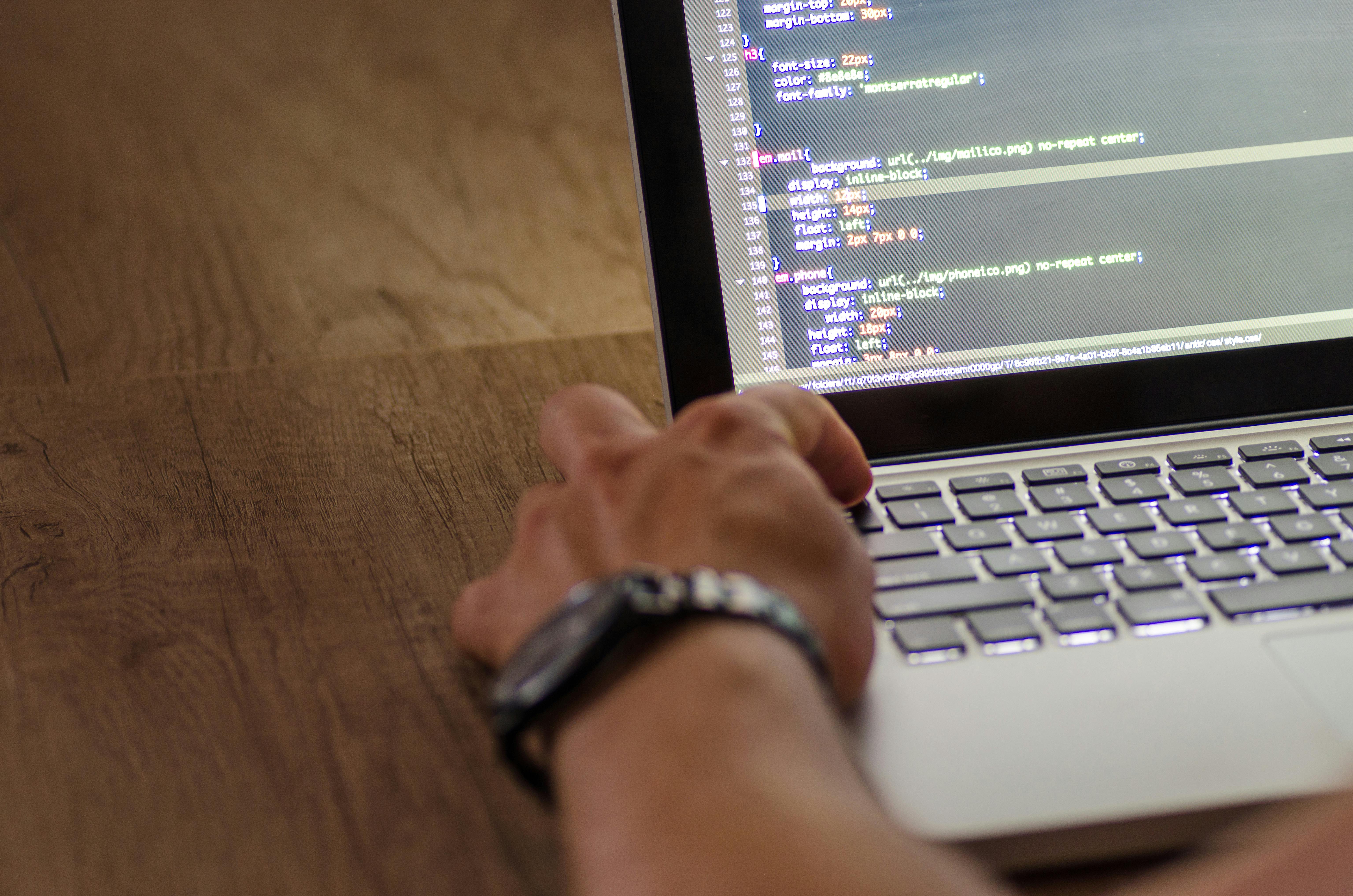 Création de sites web, logos et affiches