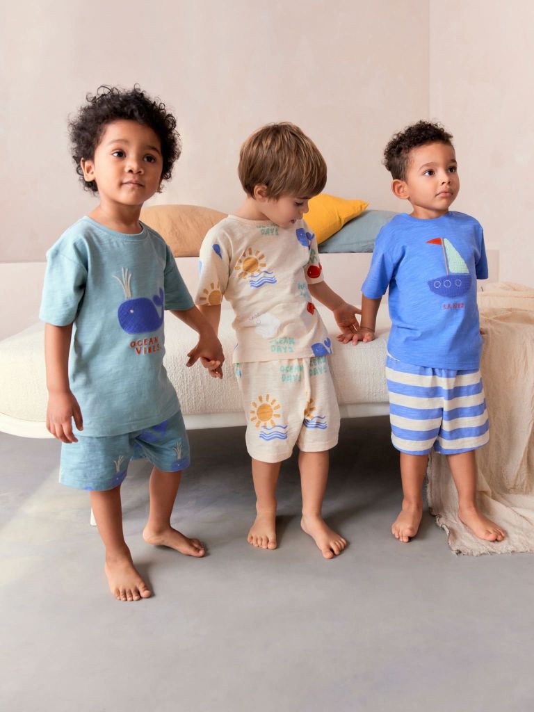 Vêtements petites enfances 