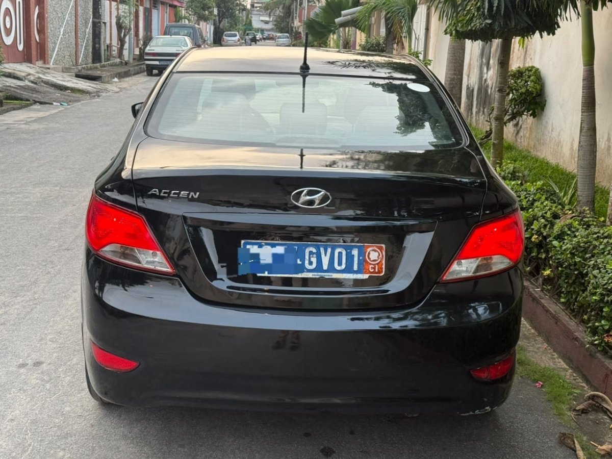 Hyundai Accent 2015