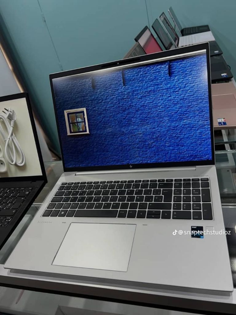 HP EliteBook 860 G9 Core i7 12e génération – Puissant et fiable