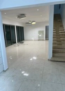 Location villa triplex 10 pièces Riviera M'badon