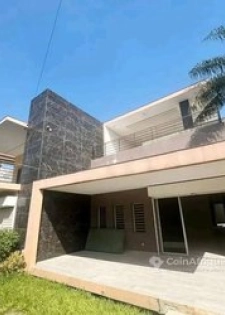 Location villa triplex  8 pièces avec piscine Cocody Rivier