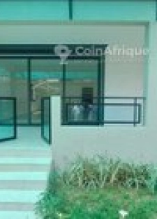 Location villa duplex 4 pièces Abidjan Cocody Vallon