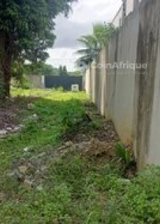 Terrain 1300m² - Cocody