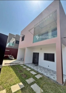 Location villa duplex de 7pièces à Abatta résidentielle
