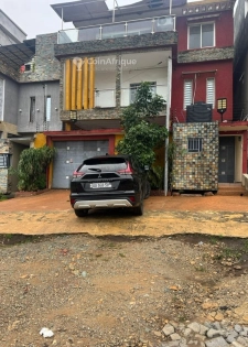 Location villa triplex à Feh kessé