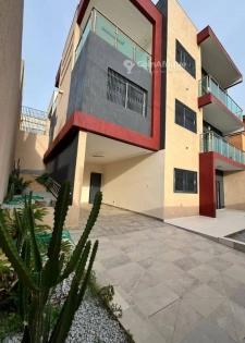 Location villa triplex de 9 pièces à Bin