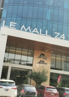 Location grande boutique avec espace de