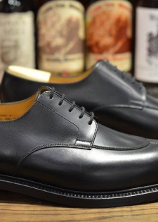 CHAUSSURES EN CUIR