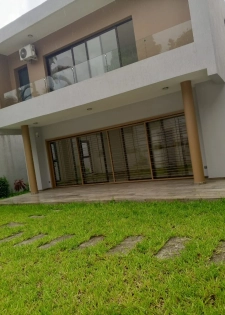 Location d’une villa duplex avec piscine a l’E.n.a