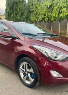 Hyundai Elantra en vente